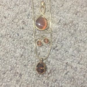 Assortment of jewelry